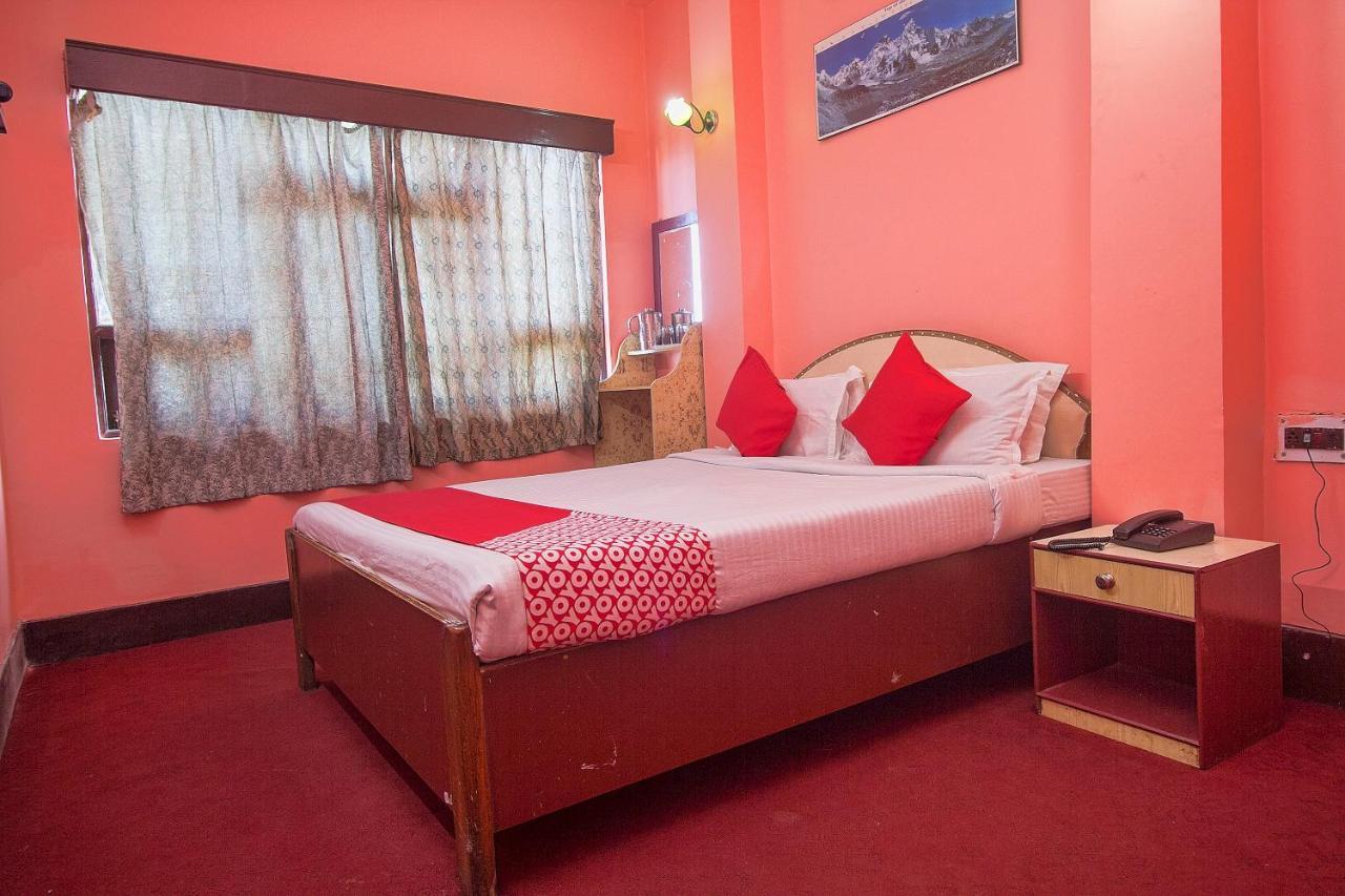 Oyo 23546 Pushpak Hotel ดาร์จีลิง ภายนอก รูปภาพ