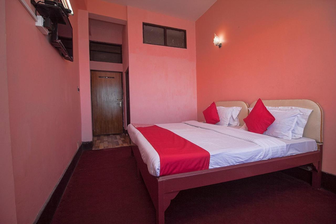Oyo 23546 Pushpak Hotel ดาร์จีลิง ภายนอก รูปภาพ