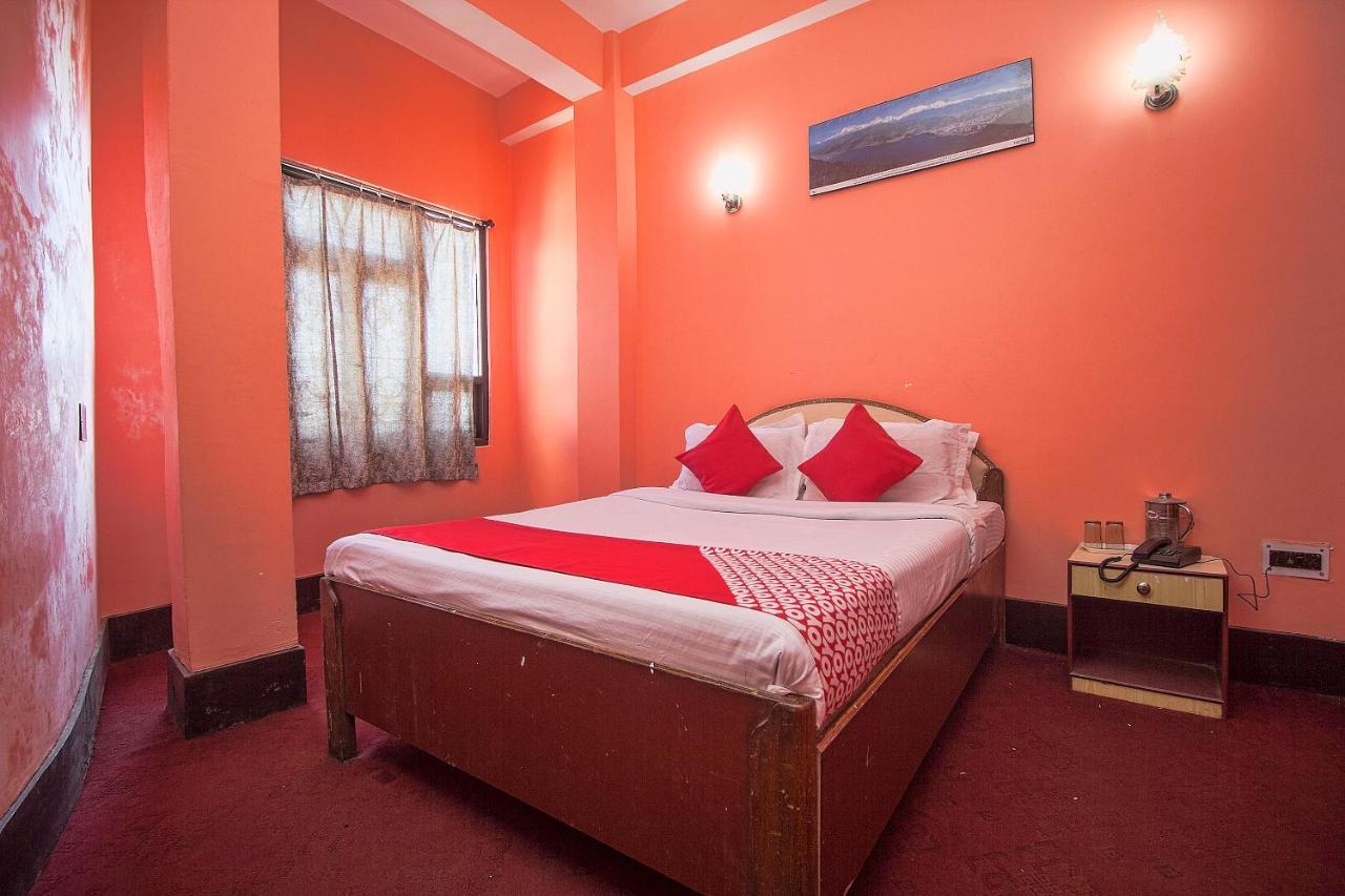 Oyo 23546 Pushpak Hotel ดาร์จีลิง ภายนอก รูปภาพ