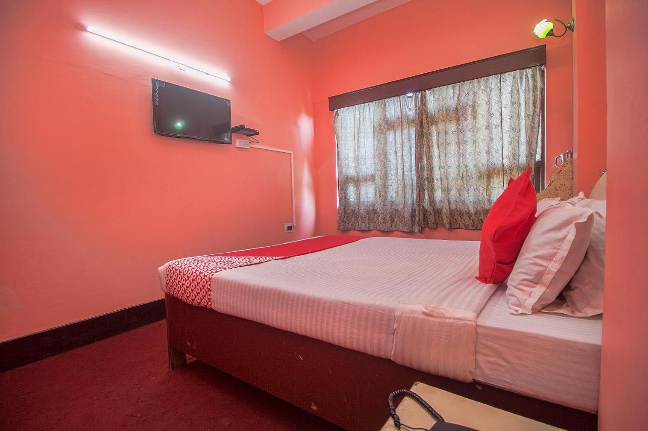 Oyo 23546 Pushpak Hotel ดาร์จีลิง ภายนอก รูปภาพ