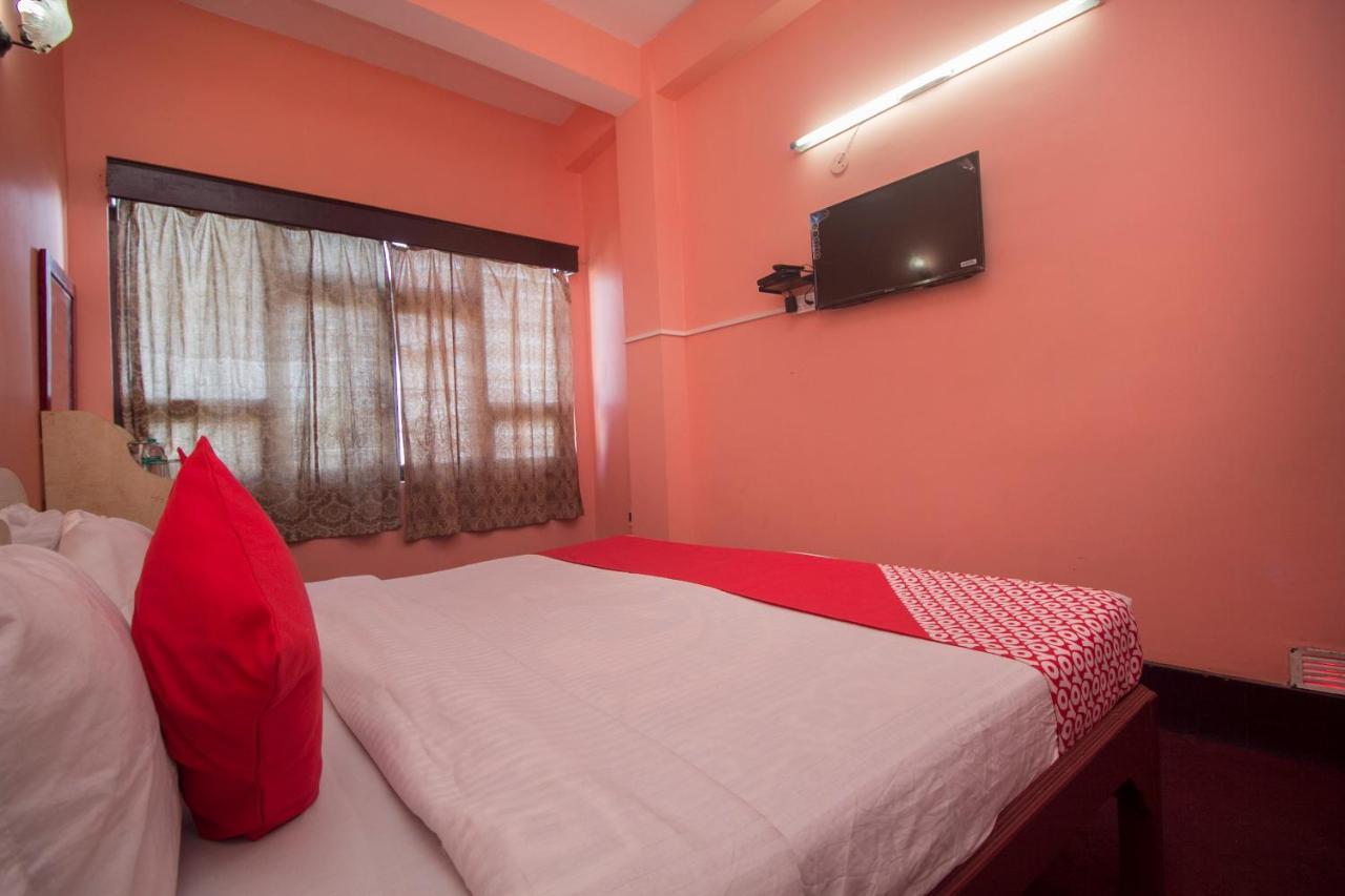 Oyo 23546 Pushpak Hotel ดาร์จีลิง ภายนอก รูปภาพ