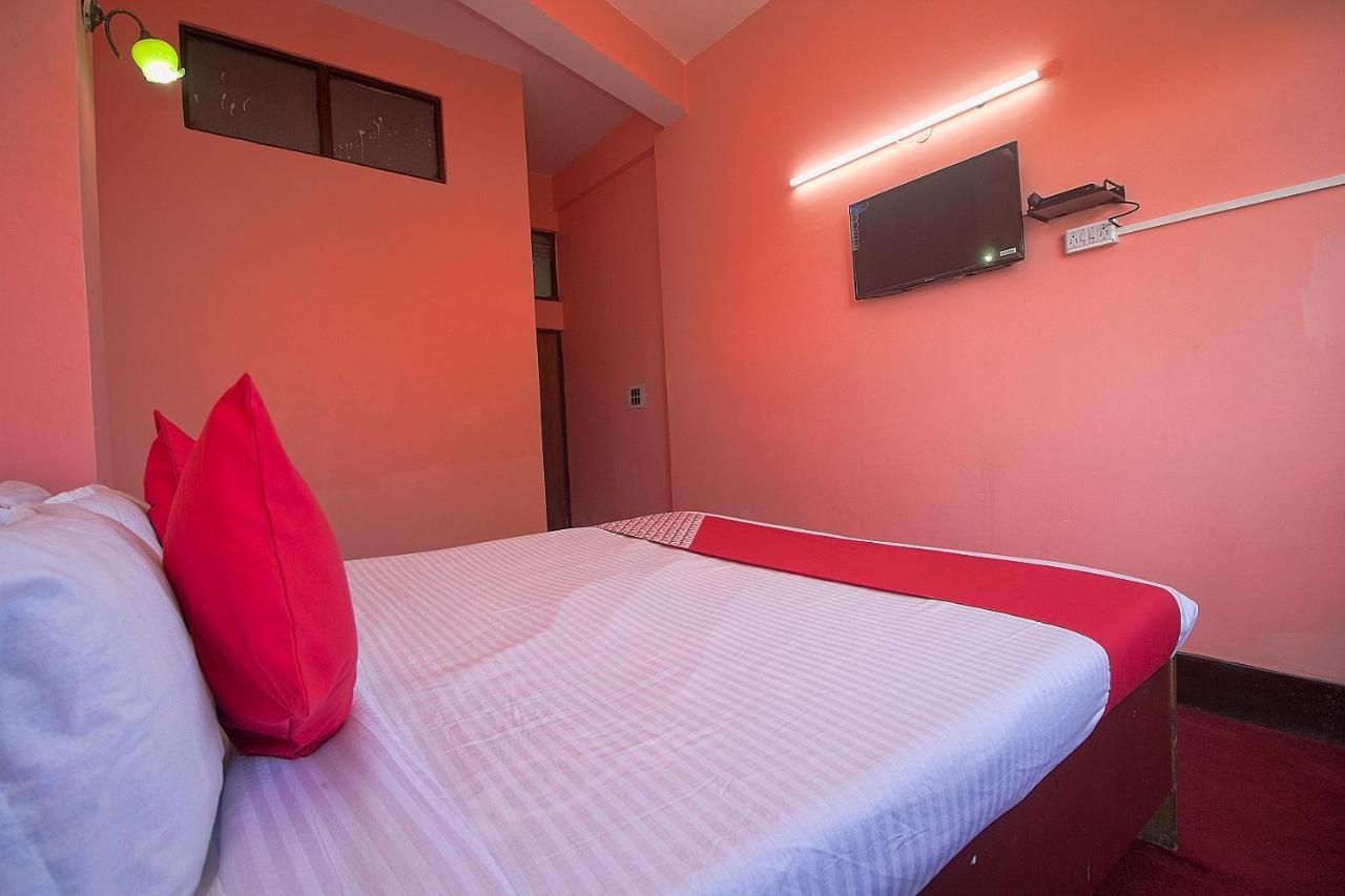 Oyo 23546 Pushpak Hotel ดาร์จีลิง ภายนอก รูปภาพ