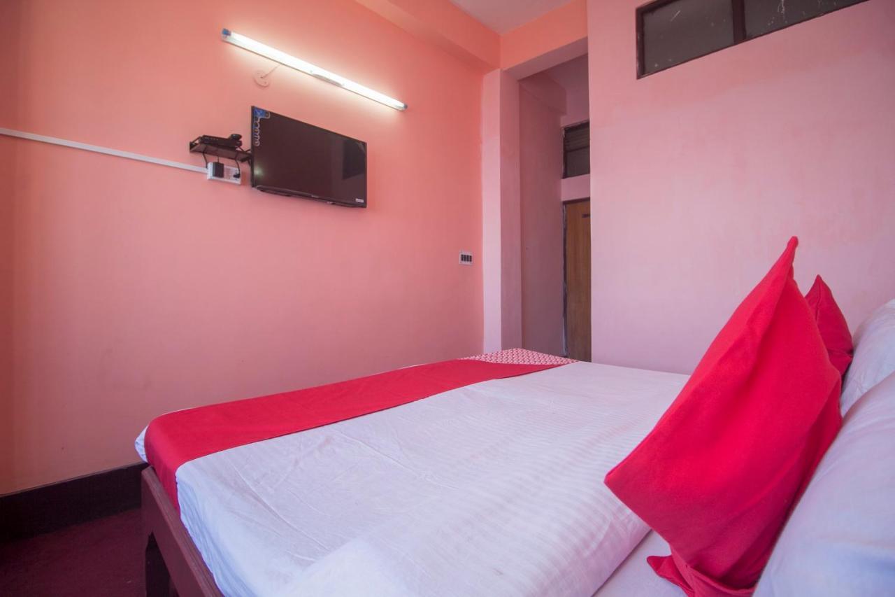 Oyo 23546 Pushpak Hotel ดาร์จีลิง ภายนอก รูปภาพ
