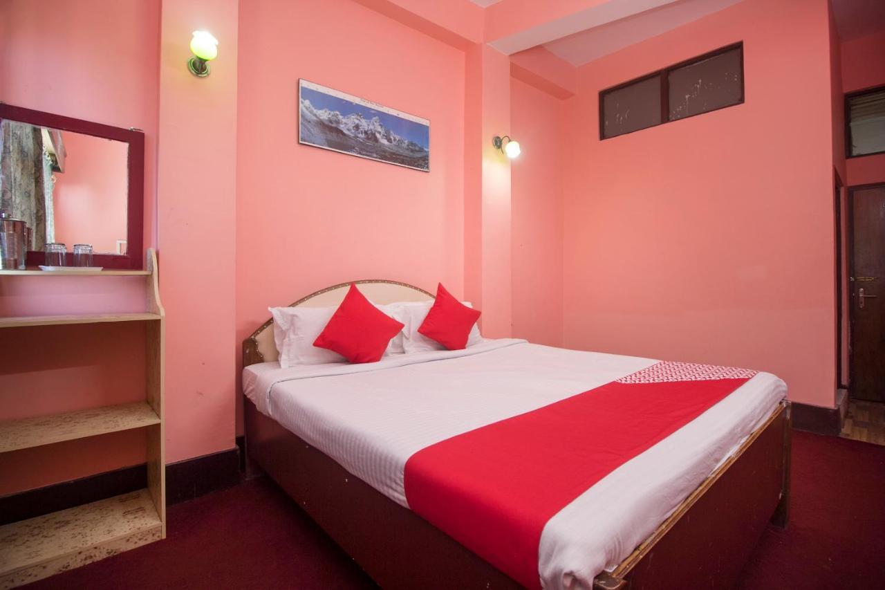 Oyo 23546 Pushpak Hotel ดาร์จีลิง ภายนอก รูปภาพ